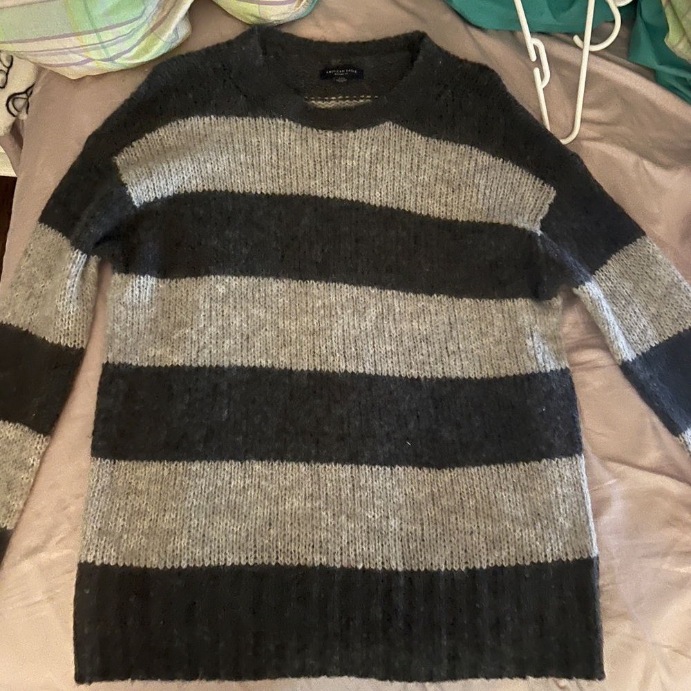 American eagle grey legging fit sweater
